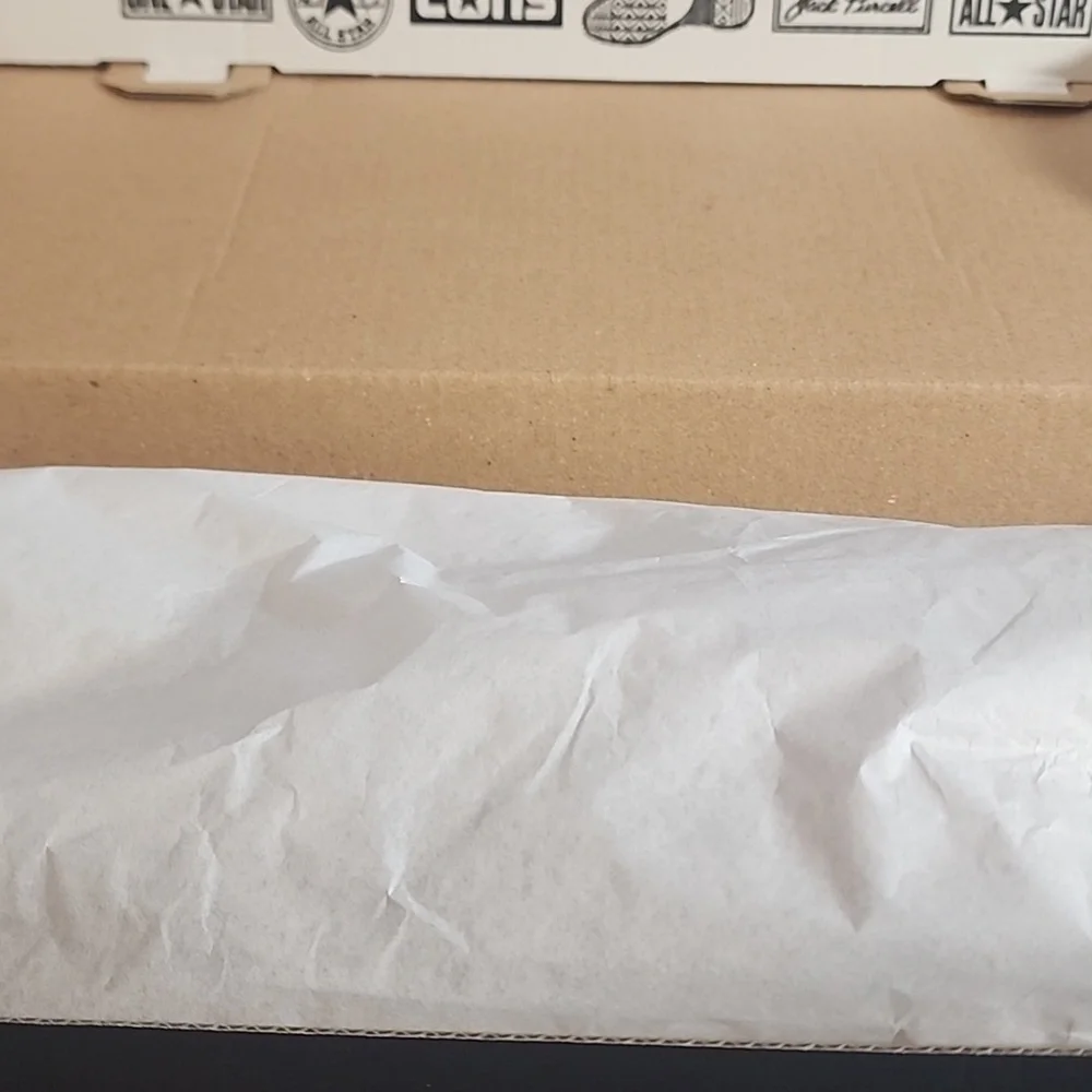 Converse All Star Black And White unisex M-8.5 W-10.5 Firm Price Is 66 I'm Losin - Picture 9 of 10